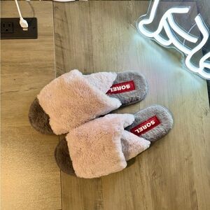 Sorel Women's Fluffy Slippers in Gray and Purple